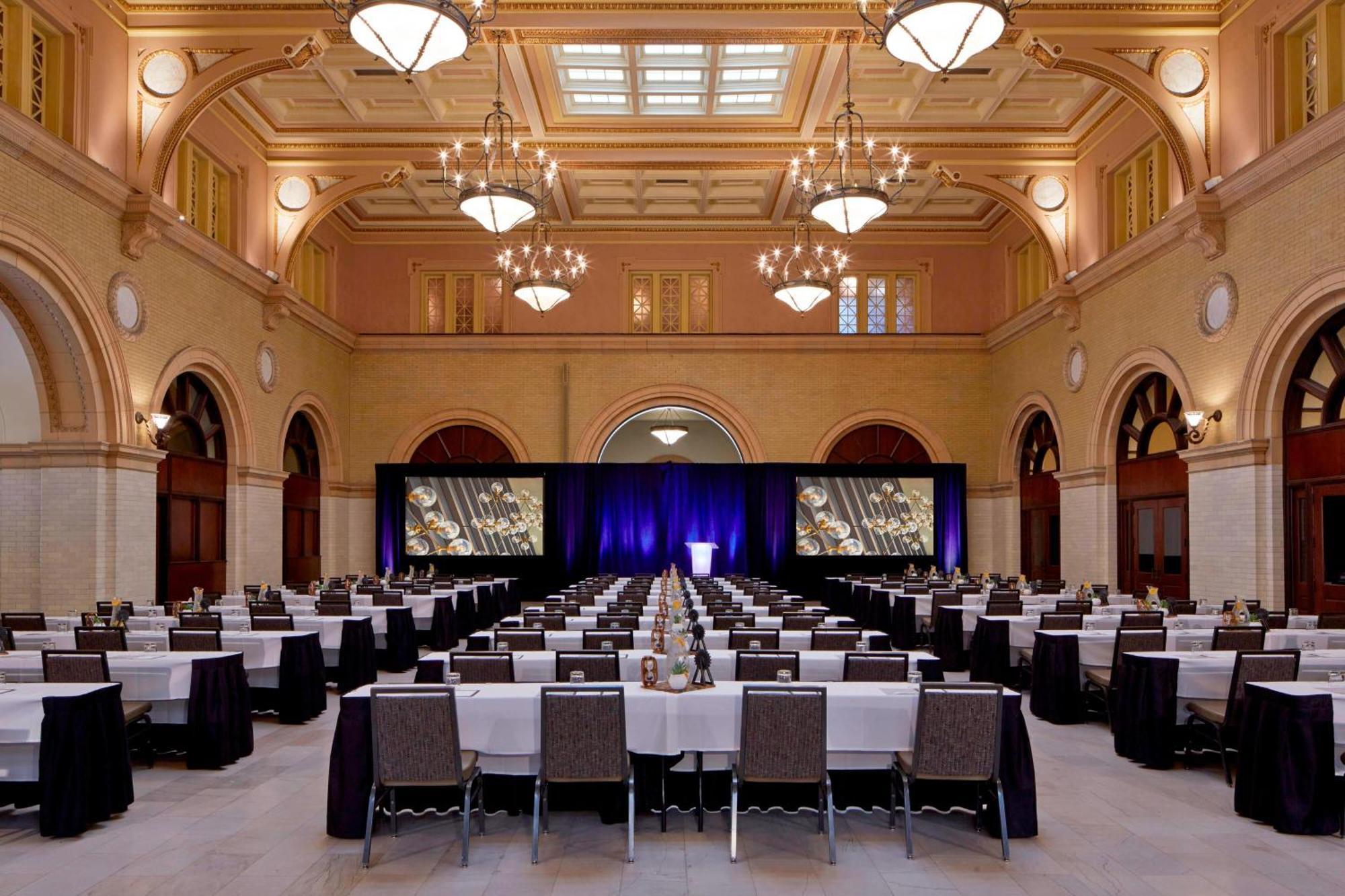 Residence Inn Minneapolis Downtown At The Depot Экстерьер фото